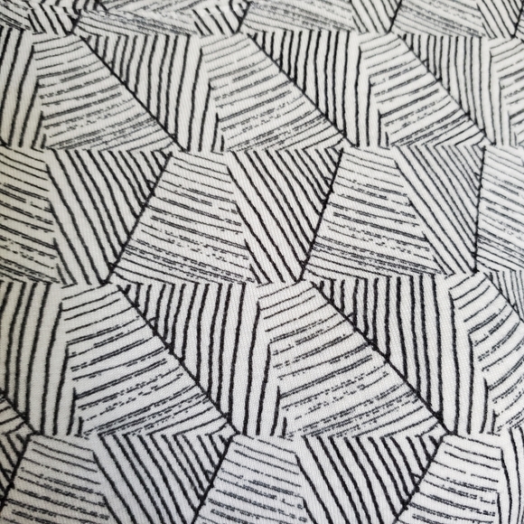 2 Tops - Picture 7 of 12